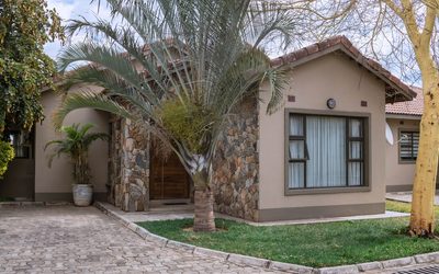 FULLY FURNISHED 2 BEDROOM HOUSE FOR RENT- ROMA PARK